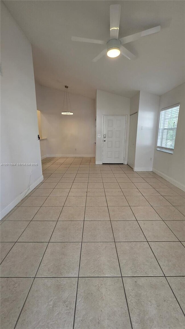 Building Photo - 2880 N Oakland Forest Dr