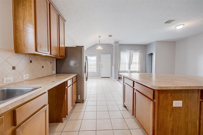 Building Photo - 1807 Hidden Breeze Dr