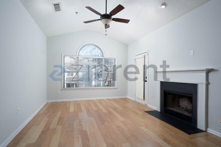 Building Photo - 603 Spring Heights Ln