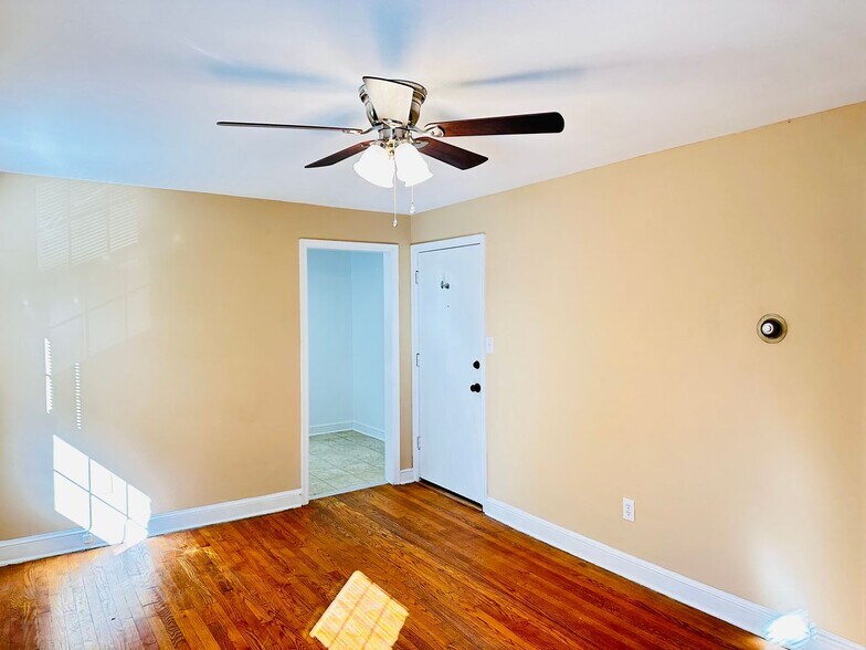 Building Photo - 310 Domer Ave