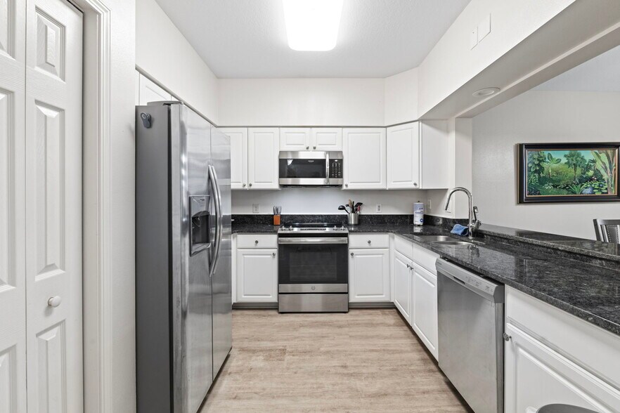 Building Photo - 225 Atlantis Cir