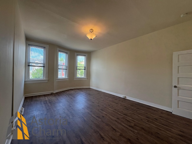 Building Photo - Move-In Ready 4-Bedroom Home with Updated ...
