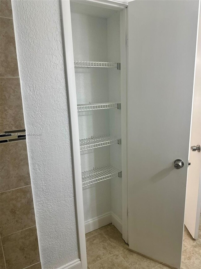 Building Photo - 10581 SW 155th Ct