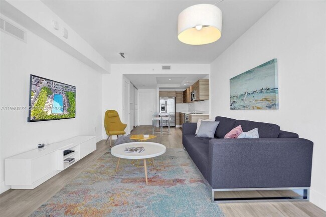 Building Photo - 121 NE 34th St