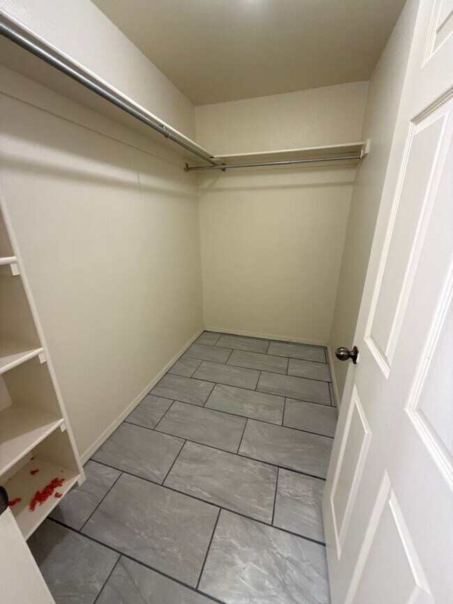 Building Photo - 1528 N 24th St