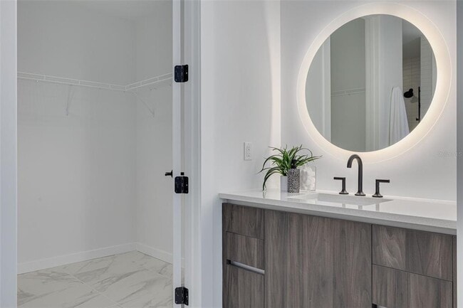 Building Photo - 777 3rd Ave N