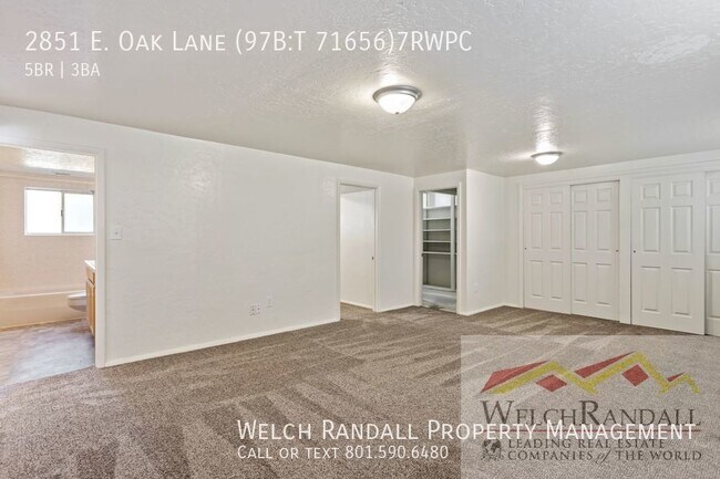 Building Photo - 2851 E Oak Ln