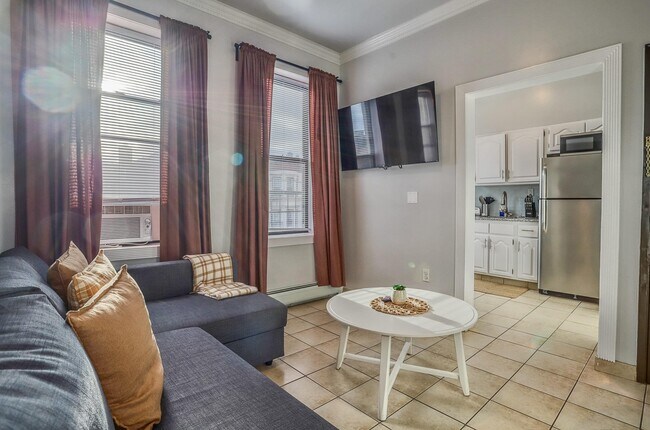 Building Photo - 208 48th St