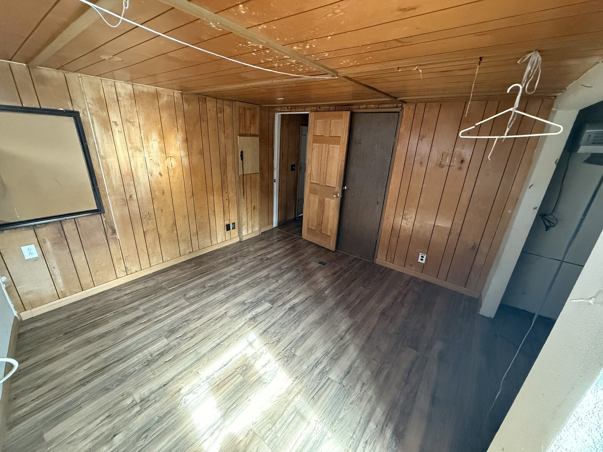 Building Photo - 10 9th Ave