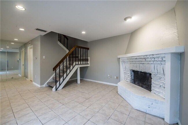 Building Photo - 5626 Preston Oaks Rd