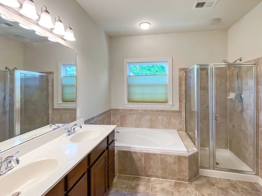Building Photo - 9706 Braidwood Ter