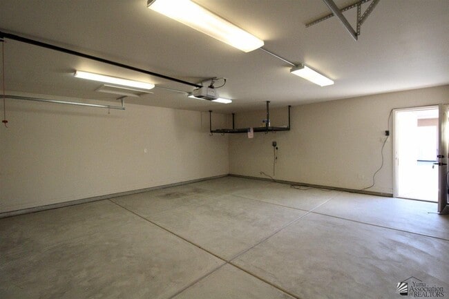 Building Photo - 8218 E paraiso Pkwy