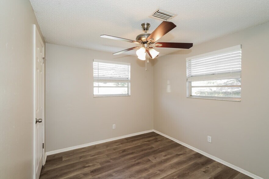 Building Photo - 2014 E Humphrey St