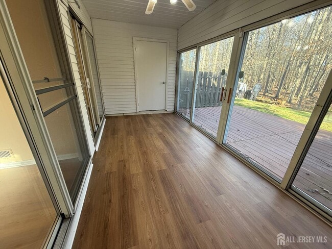 Building Photo - 351 Constitution Cir