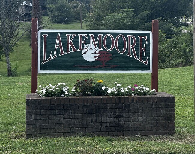 Building Photo - Partially furnished 3 bed/ 1.5 bath - Morristown, TN