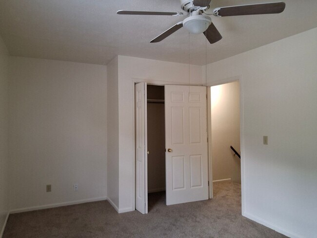 Building Photo - 14 Alderman Dr