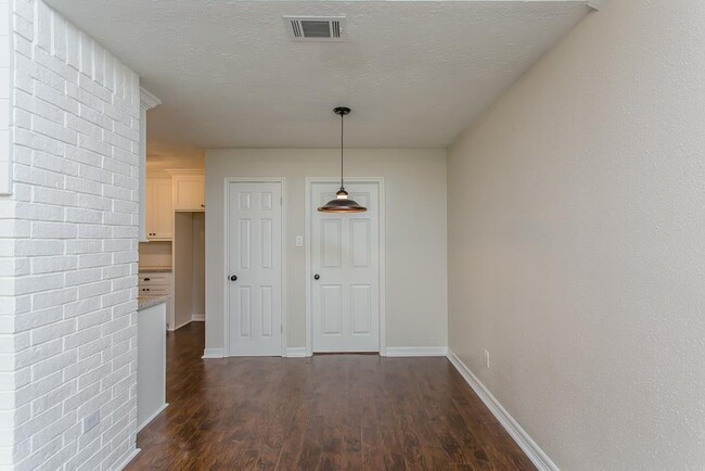 Building Photo - 12410 Brook Meadows Ln