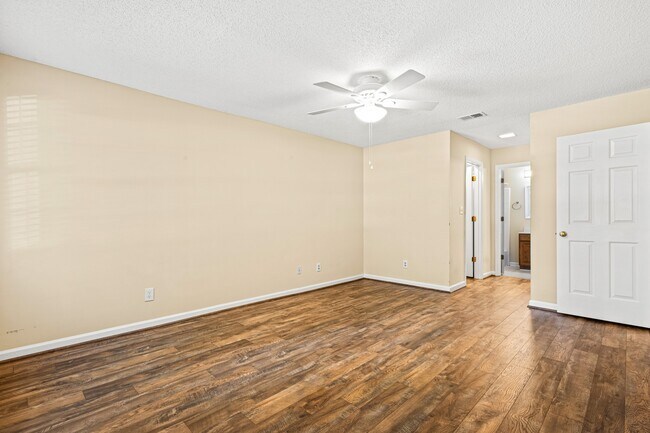 Master Bedroom - 98 Hampshire Ct