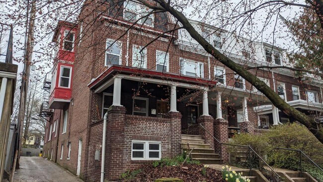 Building Photo - 3221 Guilford Ave