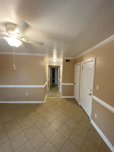 Livingroom - 2808 Hartford St SE