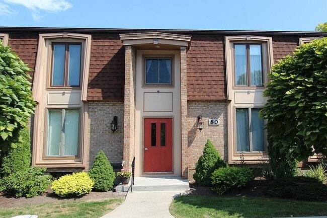 Building Photo - 80 Groton Dr