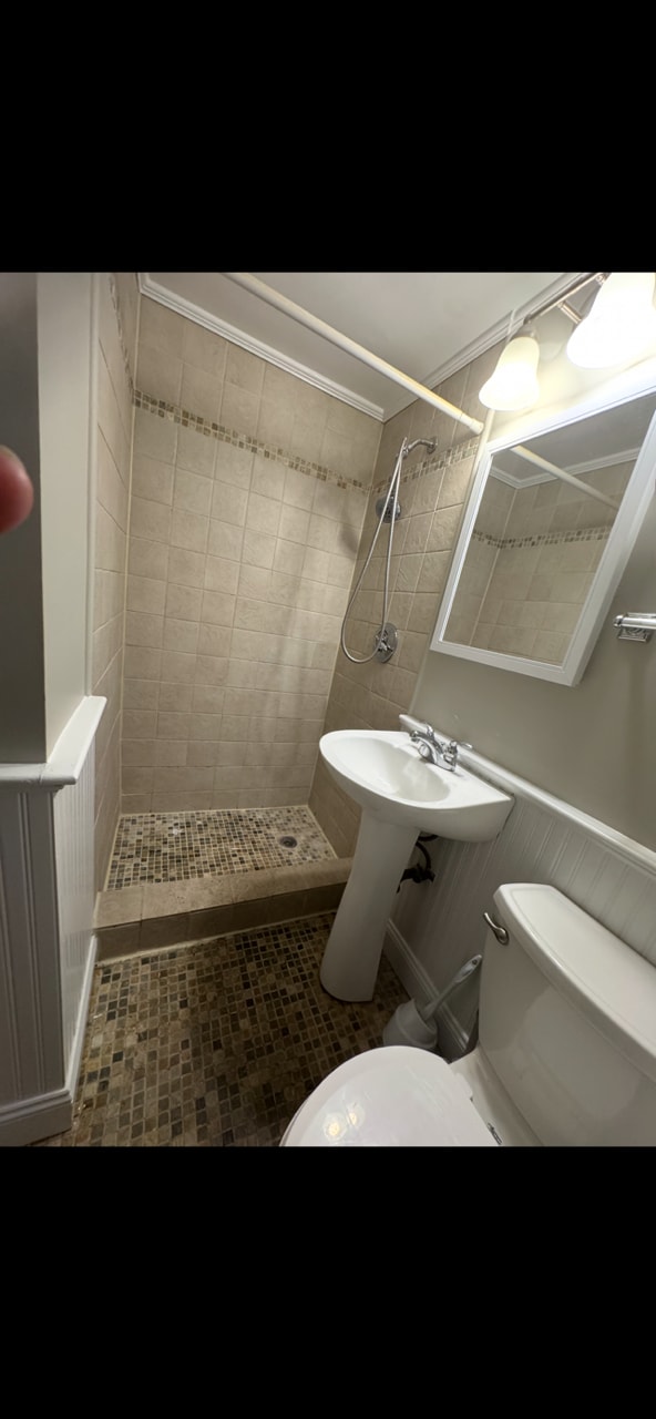 Building Photo - 2-12 Herbert St