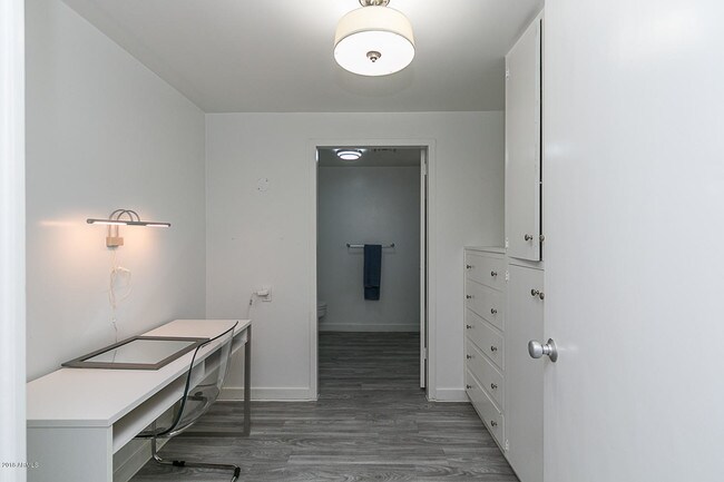 Building Photo - 6125 E Indian School Rd