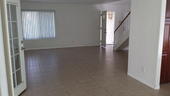 Building Photo - 1356 Bobolink Dr