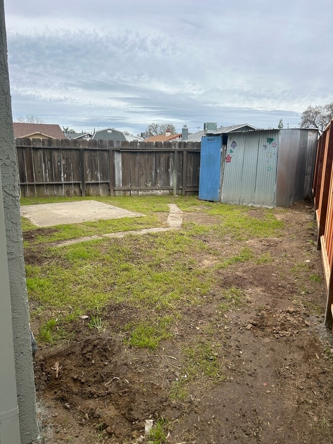 Building Photo - 1008 Shadow Ridge Dr