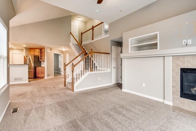 Building Photo - Gorgeous 5 Bed/4 Bath Townhome with Fully Finished Custom Basement! Cherry Creek Schools!