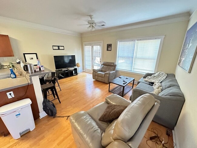 Building Photo - The Retreat @ Magnolia Bluff!