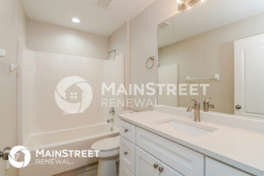 Building Photo - 2011 NW 23rd St