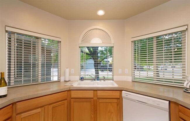 Building Photo - SW Boise 3 bed home