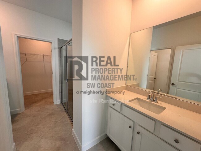 Building Photo - 20501 Hazelnut Ct S