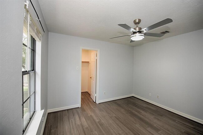 Building Photo - 2030 Cutter Dr