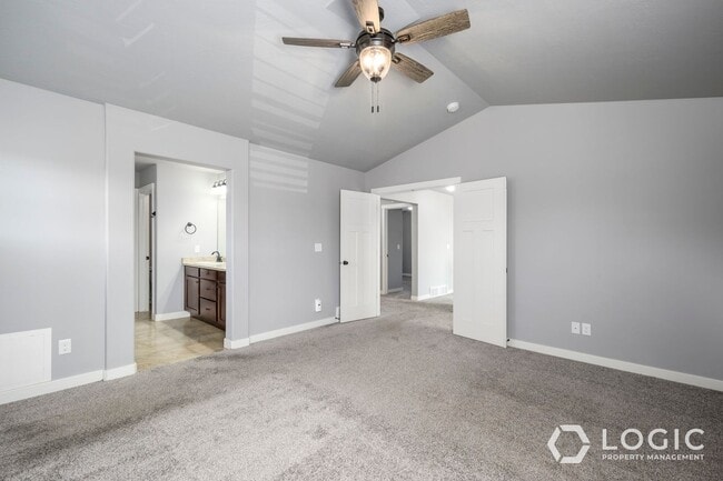 Building Photo - Beautiful Home in Midvale!