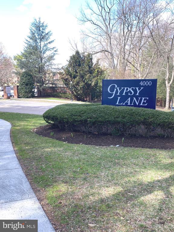 Building Photo - 4000 Gypsy Ln