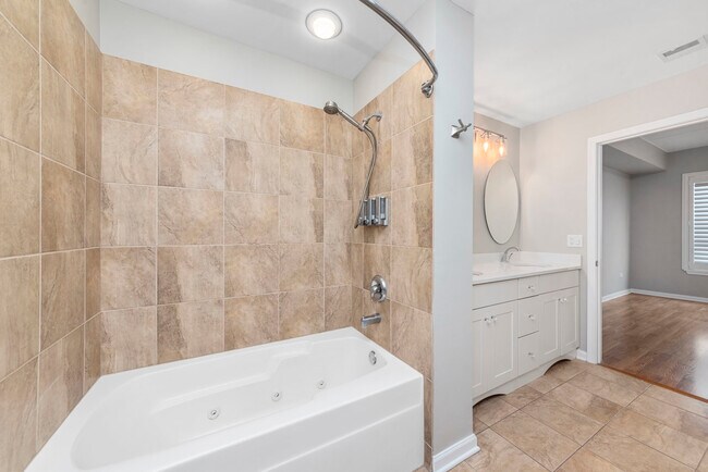 Building Photo - 6420 Double Eagle Dr