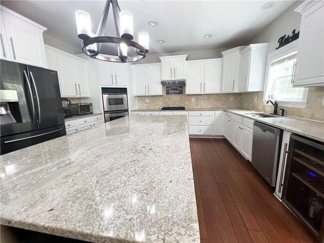 Building Photo - 7190 Belcrest Dr