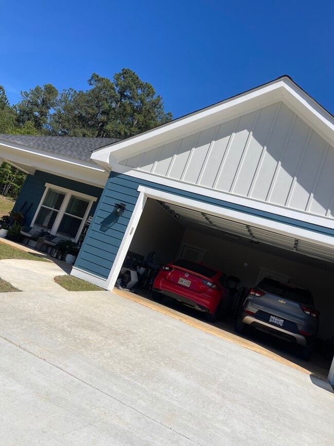 Building Photo - 1212 68th Ct