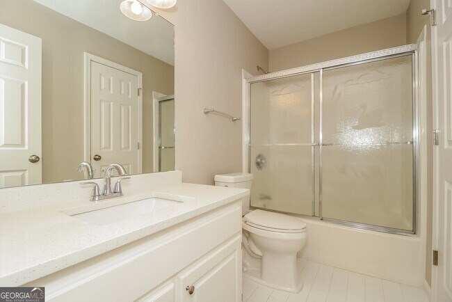 Building Photo - 355 Woodstream Dr