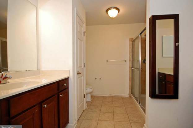 Building Photo - 2319 Berkshire Ln