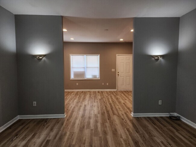 Building Photo - Downtown Wilmington Home, 3 Bedrooms | 1 Bathroom, $1,700/month | Move-in Ready