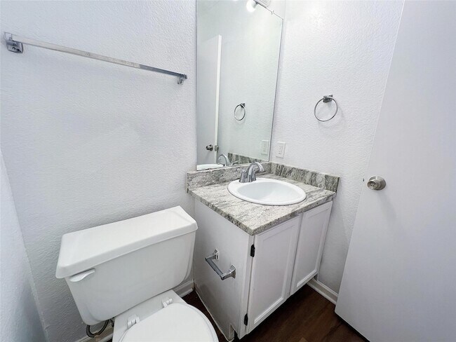 Building Photo - 616 Valley Spring Dr