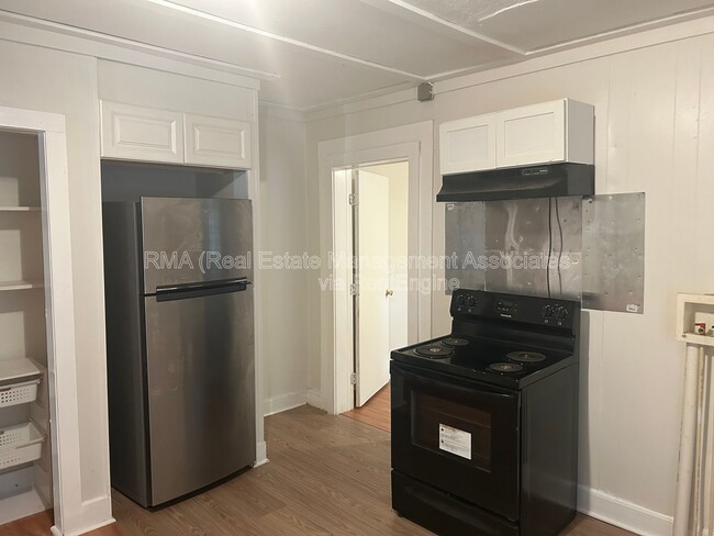 Building Photo - 1104 Meriwether St
