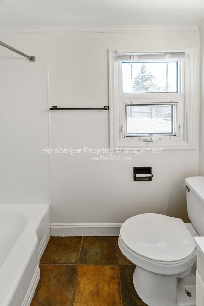 Building Photo - 4614 N Whitehouse St