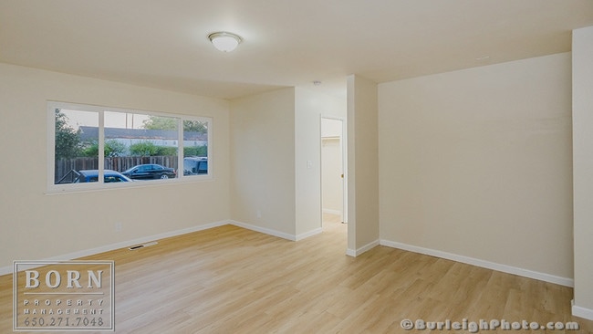 Building Photo - 992 Cleveland St