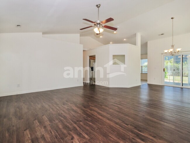 Building Photo - 2626 Bow Hunter Dr