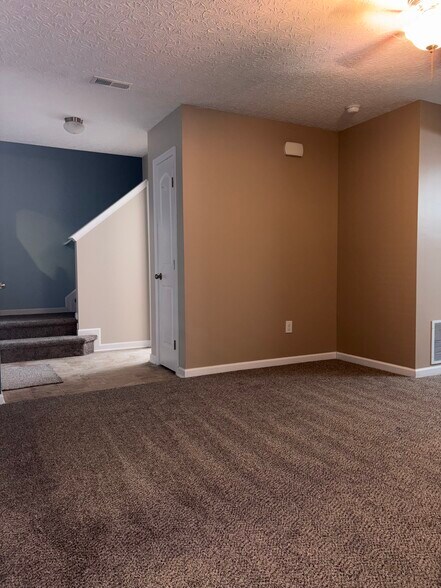 Building Photo - 2243 Glasgow Ln