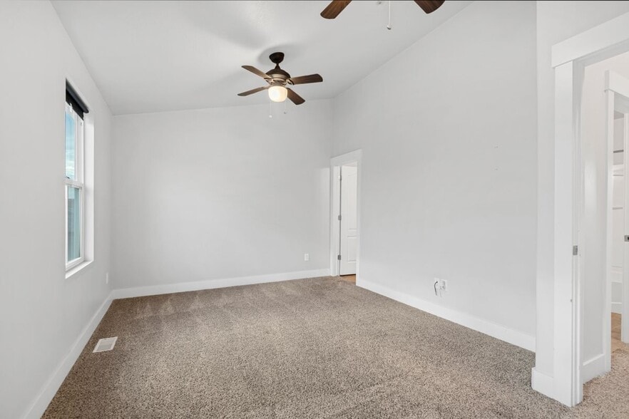 Building Photo - 10634 Topview Rd